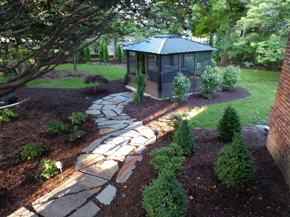 Garden path and gazebo at The Tiskilwa Inn